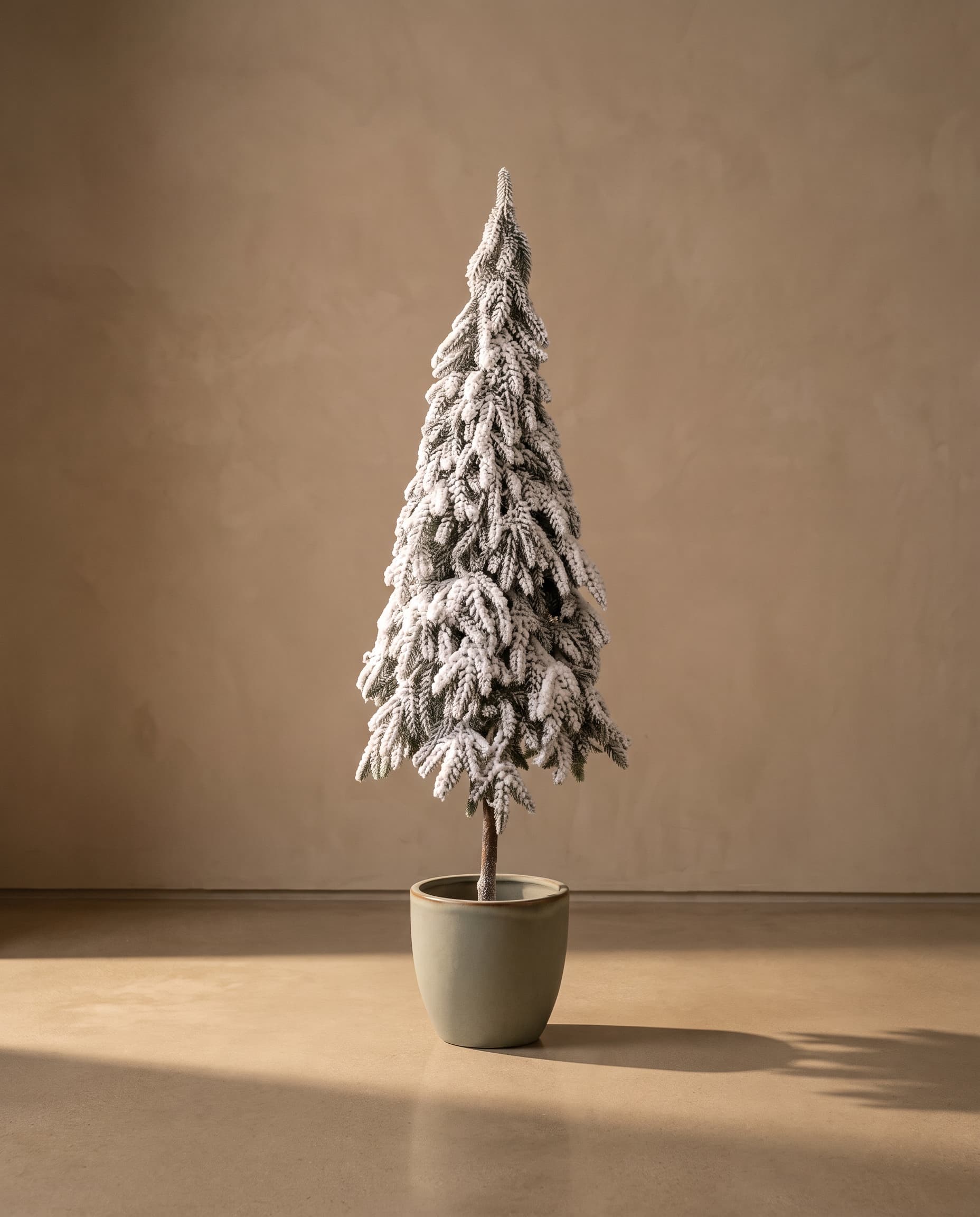 The Frosted Christmas Tree YF22PP-34000E 30"