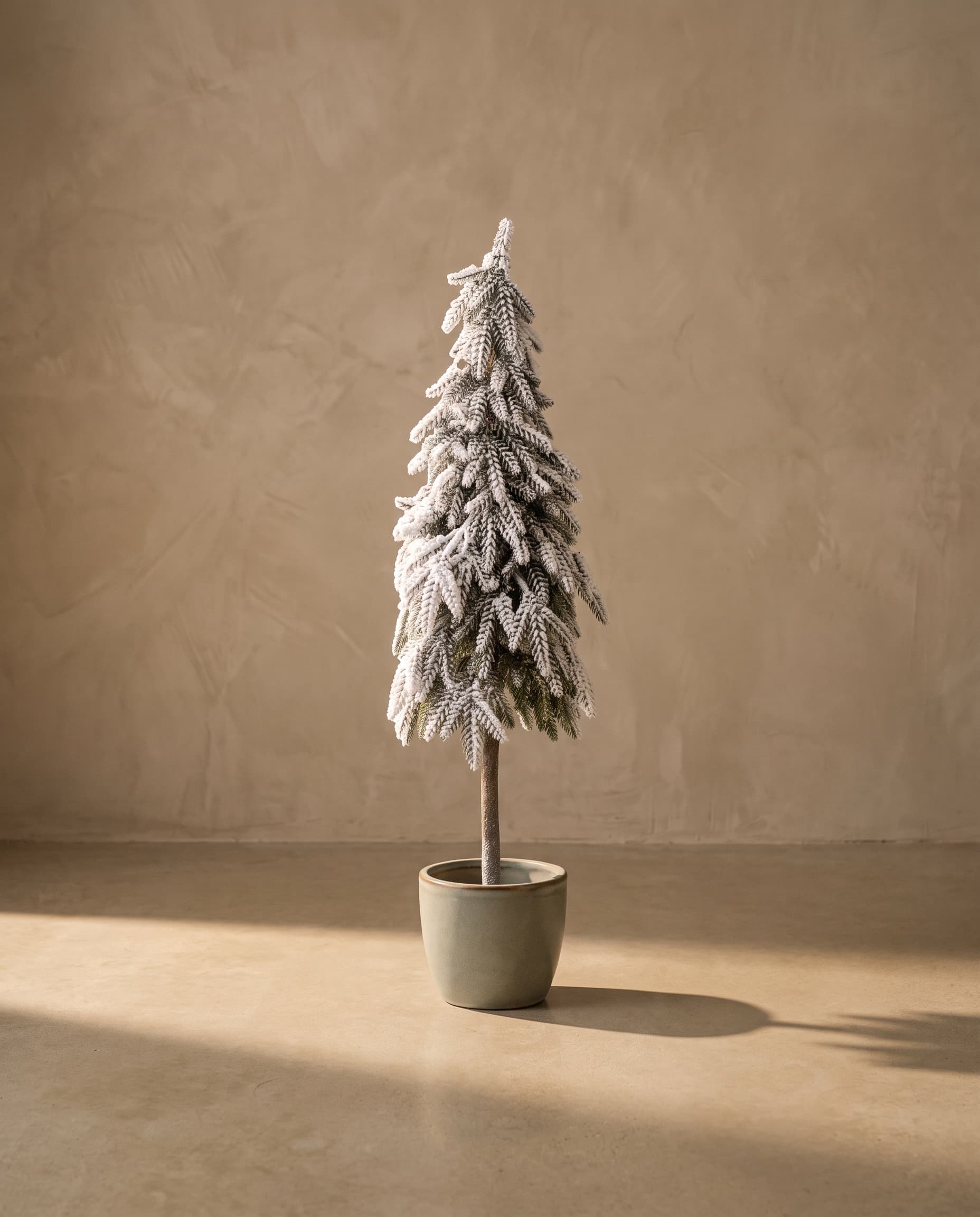 The Frosted Christmas Tree YF22PP-34002E 21"